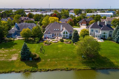 3647 White Eagle Dr, Naperville, IL 60564 photo 3