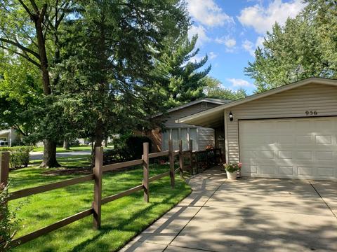 956 Pebble Dr, Wheeling, IL 60090 photo 1