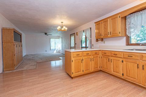 115 E Cermak Rd, Braidwood, IL 60408 photo 6