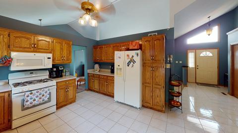 925 W Lark St, Peotone, IL 60468 photo 7