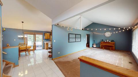 925 W Lark St, Peotone, IL 60468 photo 3
