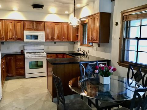806 Whitlock Ave, Aurora, IL 60506 photo 9