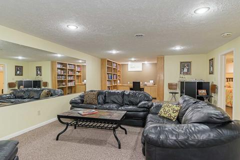 109 Ruth Rd, Bloomington, IL 61701 photo 27