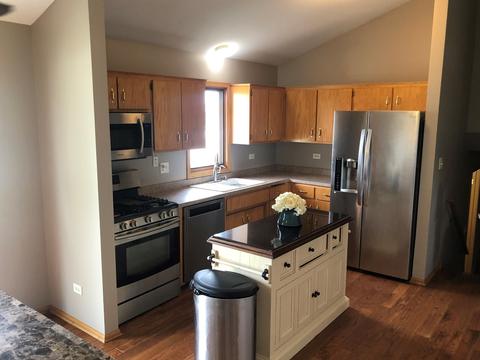 809 Edgewater Dr, Minooka, IL 60447 photo 3