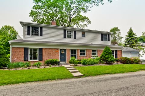 248 Circle Dr, Lake Bluff, IL 60044 photo 1
