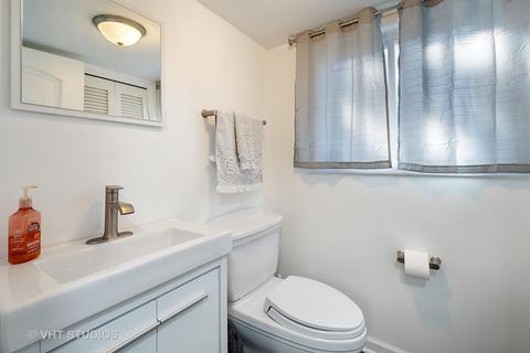 690 Baxter Ln, Hoffman Estates, IL 60169 photo 13