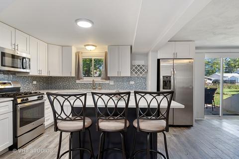 690 Baxter Ln, Hoffman Estates, IL 60169 photo 5