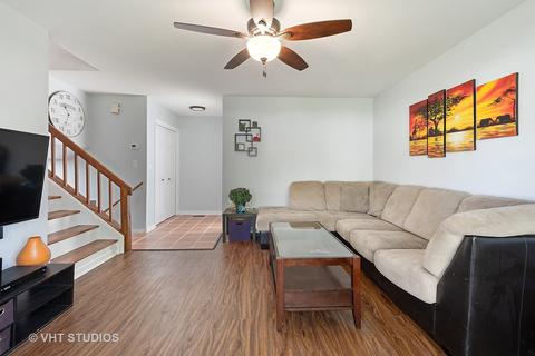 690 Baxter Ln, Hoffman Estates, IL 60169 photo 3