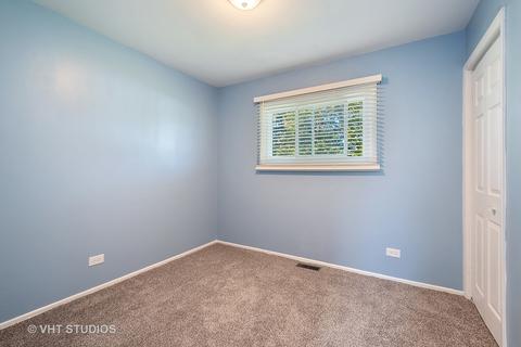 690 Baxter Ln, Hoffman Estates, IL 60169 photo 9
