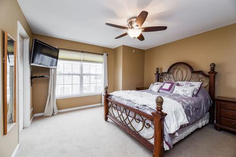 569 Declaration Ln, Aurora, IL 60502 photo 13