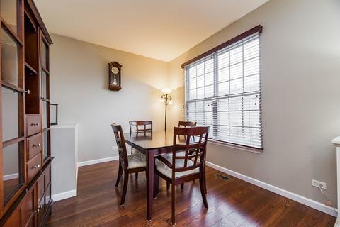569 Declaration Ln, Aurora, IL 60502 photo 7