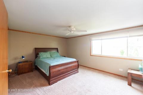 684 Cedarwood Ct, Wheeling, IL 60090 photo 10