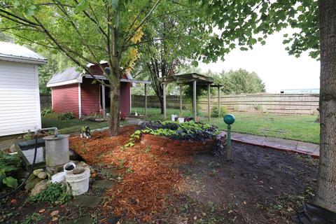 550 North St, Weldon, IL 61882 photo 8