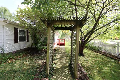 550 North St, Weldon, IL 61882 photo 5