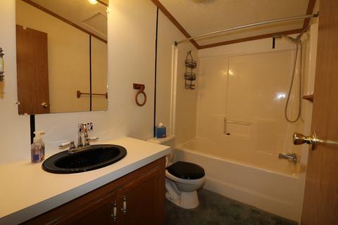 550 North St, Weldon, IL 61882 photo 21