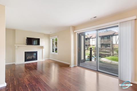 835 Sheldon Ct #A, Wheaton, IL 60189 photo 3
