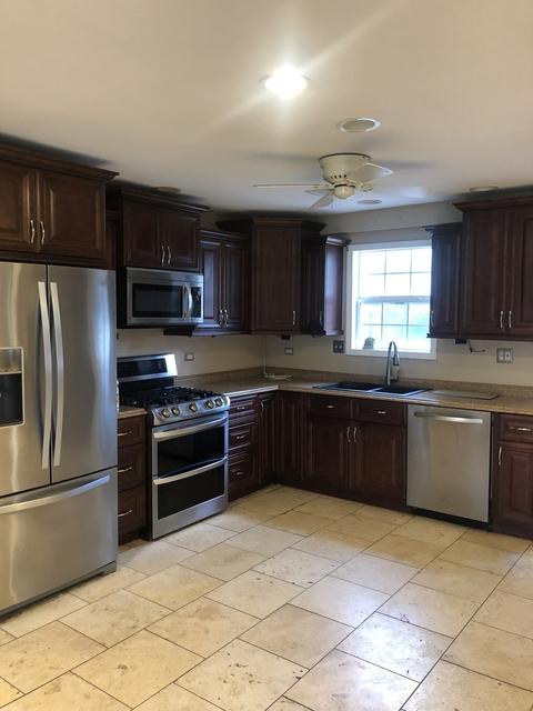 285 W Thacker St, Hoffman Estates, IL 60169 photo 4