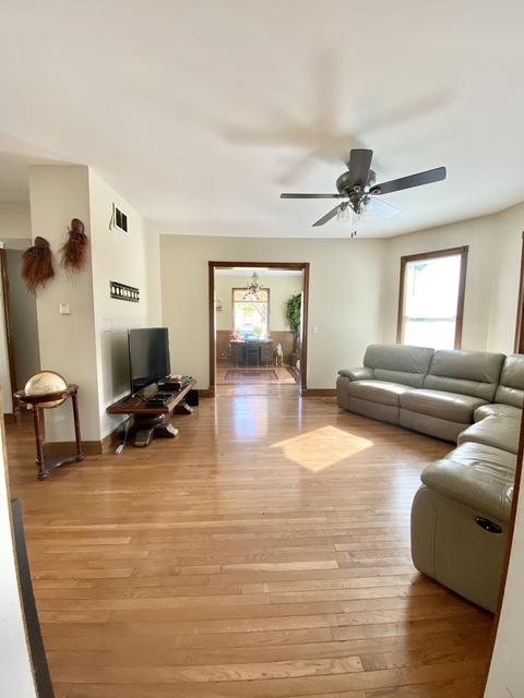 856 Illinois Ave, Elgin, IL 60120 photo 10