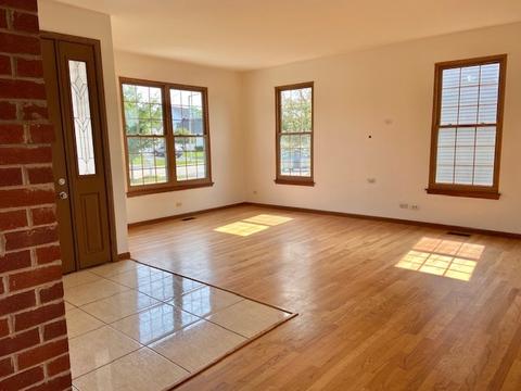 1917 Carrier Cir, Plainfield, IL 60586 photo 4