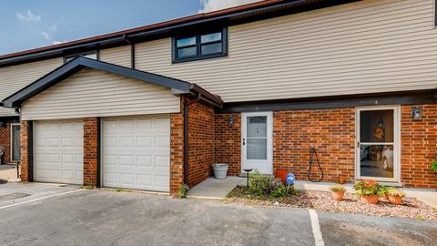 7240 W 84th St #D, Bridgeview, IL 60455 photo 1