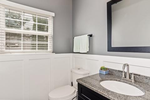 245 Burton Dr, Bartlett, IL 60103 photo 9