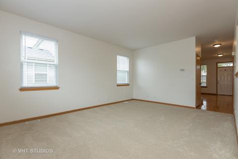 1876 Sedgegrass Trl, Aurora, IL 60504 photo 4