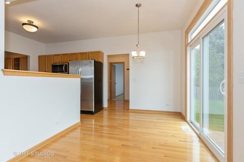 1876 Sedgegrass Trl, Aurora, IL 60504 photo 8