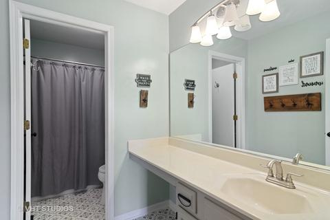 263 Brittany Trl, Elgin, IL 60120 photo 16