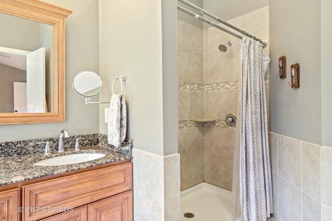 263 Brittany Trl, Elgin, IL 60120 photo 13