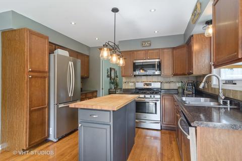 263 Brittany Trl, Elgin, IL 60120 photo 5