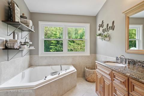 263 Brittany Trl, Elgin, IL 60120 photo 12