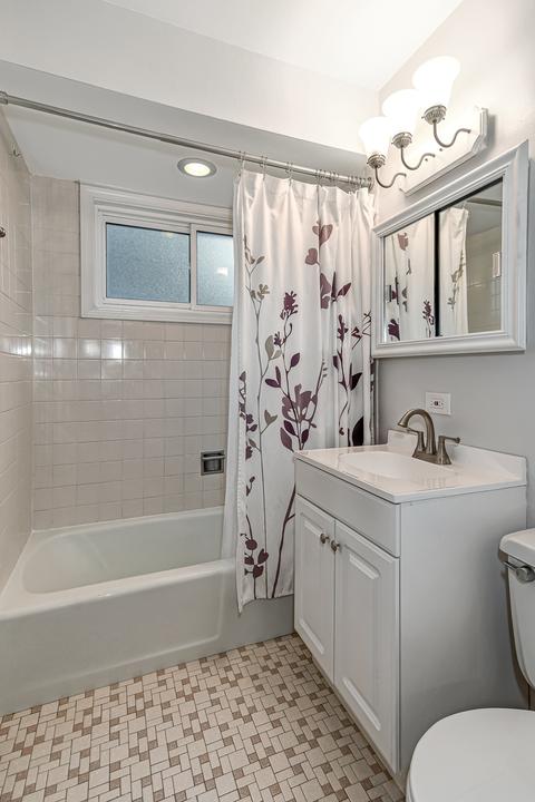 7516 Sheridan Dr, Willowbrook, IL 60527 photo 14