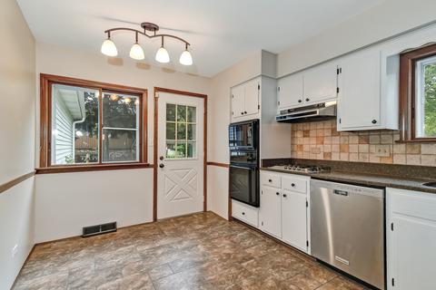 7516 Sheridan Dr, Willowbrook, IL 60527 photo 7