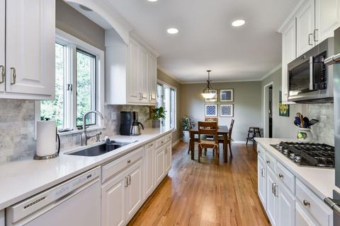 1473 Sandy Hook St, Wheaton, IL 60189 photo 3