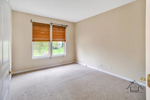 4630 Whitehall Ln, Algonquin, IL 60102 photo 10