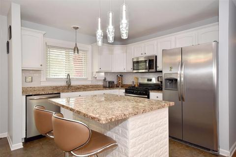 813 Prairie Ave, Bartlett, IL 60103 photo 9