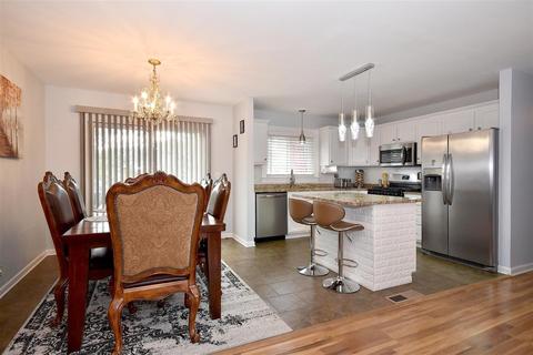 813 Prairie Ave, Bartlett, IL 60103 photo 22