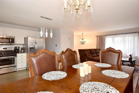 813 Prairie Ave, Bartlett, IL 60103 photo 28