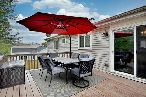 813 Prairie Ave, Bartlett, IL 60103 photo 37