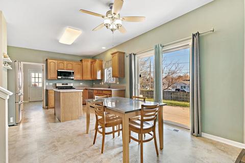 2713 Arbor Dr, Mchenry, IL 60050 photo 9