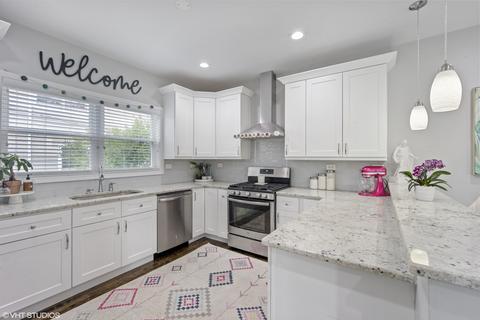962 Greenview Ave, Des Plaines, IL 60016 photo 5