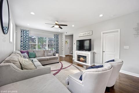 962 Greenview Ave, Des Plaines, IL 60016 photo 2