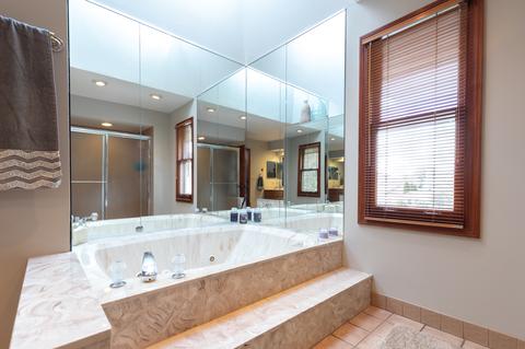 1675 Charlemagne Dr, Hoffman Estates, IL 60192 photo 22