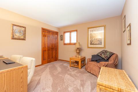 1675 Charlemagne Dr, Hoffman Estates, IL 60192 photo 14