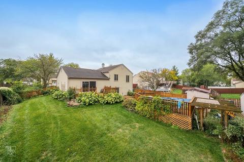 305 Mansfield Ct, Bartlett, IL 60103 photo 9