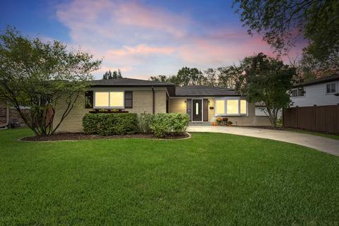 715 Devonshire Dr, Des Plaines, IL 60018 photo 1