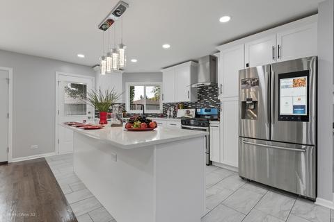 715 Devonshire Dr, Des Plaines, IL 60018 photo 4