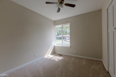 1108 Hecker Dr, Elgin, IL 60120 photo 7