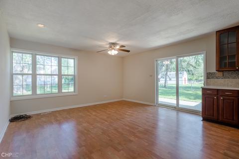1108 Hecker Dr, Elgin, IL 60120 photo 5