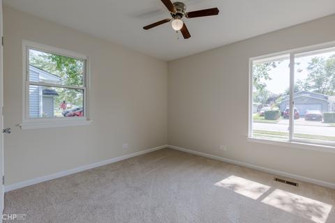 1108 Hecker Dr, Elgin, IL 60120 photo 8
